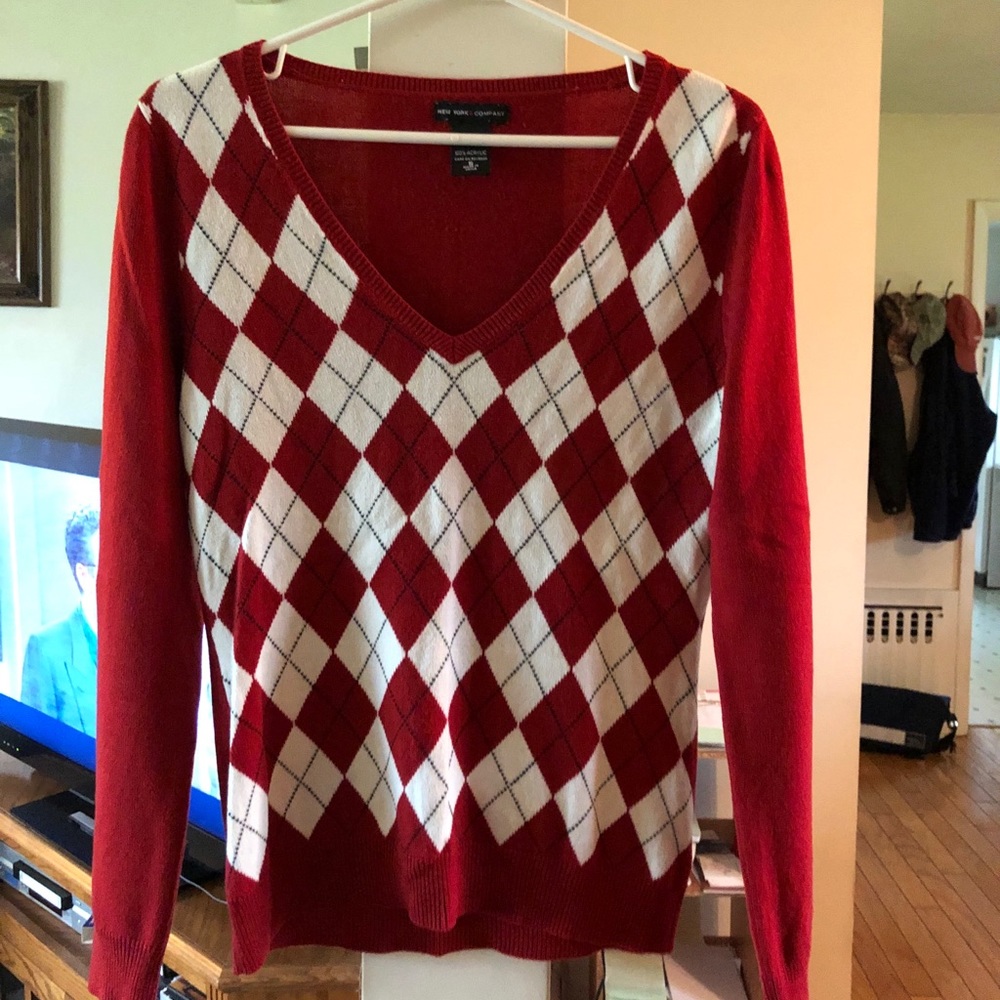 Long sleeve pullover argyle front sweater